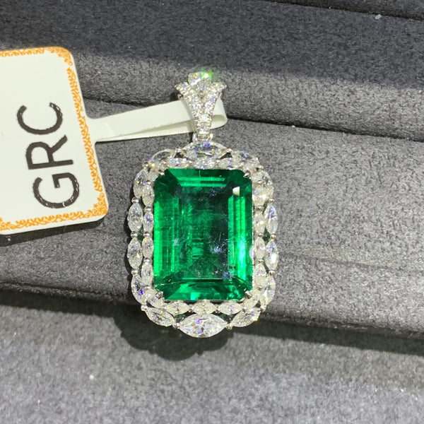 9.5ct Emerald Pendant